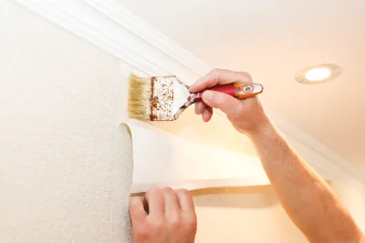Pose de papier peint à Cassagnas — revêtements muraux et toiles de verre